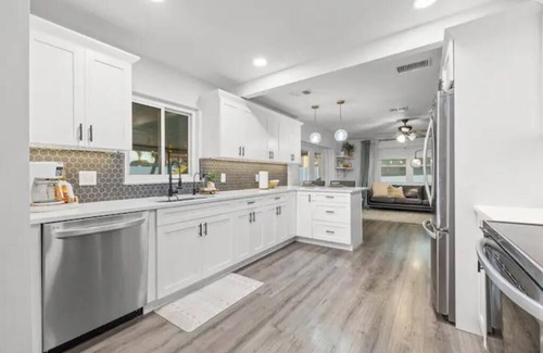Largo House | Spacious Pool Home I Beach Family Getaway