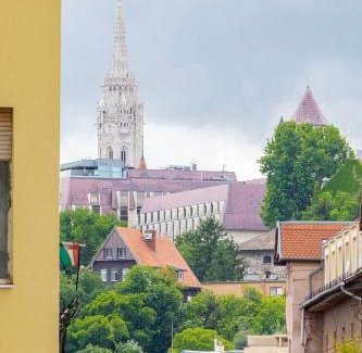 Vizivaros Apartment | Spacious Premium Two-Room Apartment by Buda Castle