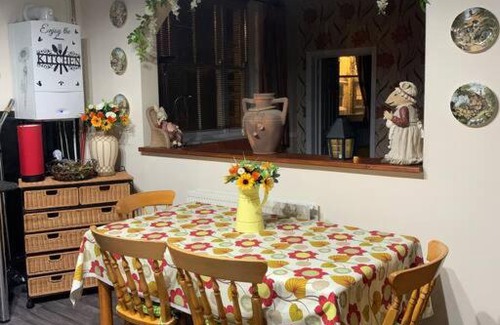 Rhayader Apartment | Spacious private apartment