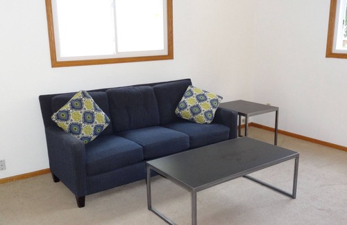 Milwaukee House | Spacious private home / upper unit