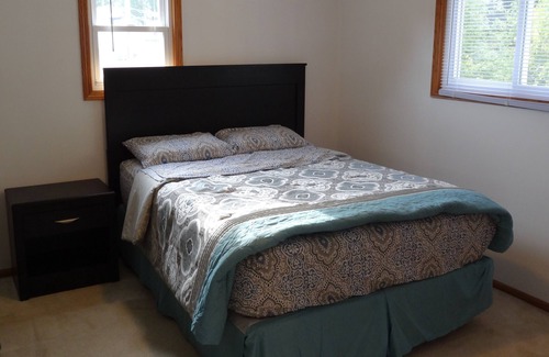 Milwaukee House | Spacious private home / upper unit