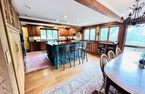 Stratton and Bromley Ski Areas House | Spacious + Private Ski Lodge on 20+ Acres - 10 min to Stratton, 5 min to Bromley
