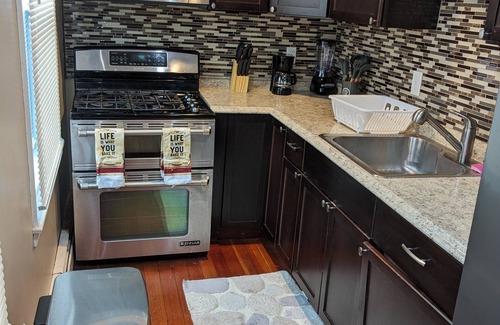 Providence House | Spacious Providence Place rental near the mall. Close to downtown Providence.