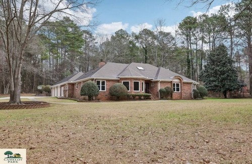 Fayetteville House | Spacious Ranch on 2 Acres Near Trilith Studios & Data Center