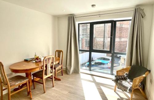 Birmingham House | Spacious Relaxing Double Bedroom near Heart of City