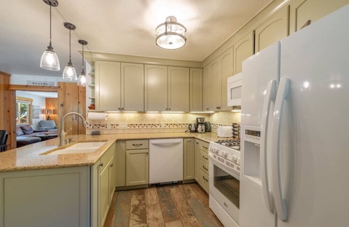 Kings Beach House | Spacious Relaxing Family Friendly Home 2 King Beds