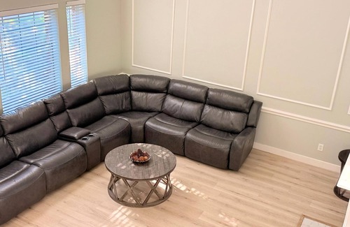 Frisco House | Spacious Remodeled 5-bedroom house in welcoming Frisco with AC