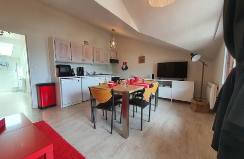 La Salle-les-Alpes Apartment | Spacious renovated apartment · Ski shuttle · Linen, cleaning and WiFi included