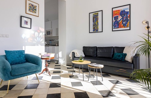 La Victoria Apartment | Spacious renovated apartment, 4 bedrooms, parking, Malaga city center
