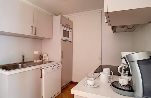Les Menuires Apartment | Spacious & Renovated Apartment · Near Slopes · Sauna & Hammam · WIFI · Balcony · 6 Guests