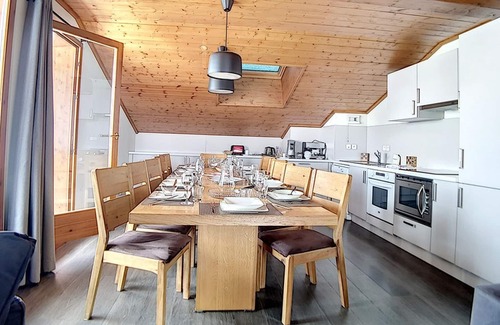 Les Menuires Apartment | Spacious & Renovated Apartment · Near Slopes · Balcony · Sauna · Hammam · Free WIFI