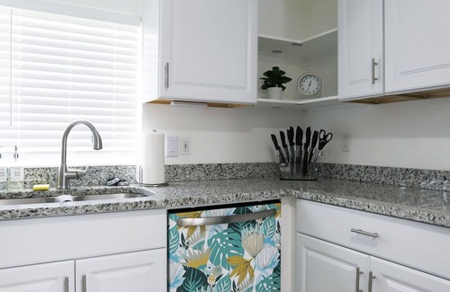 Fort Myers House | Spacious Retreat for the whole family, Pet-Friendly, Near Downtown!