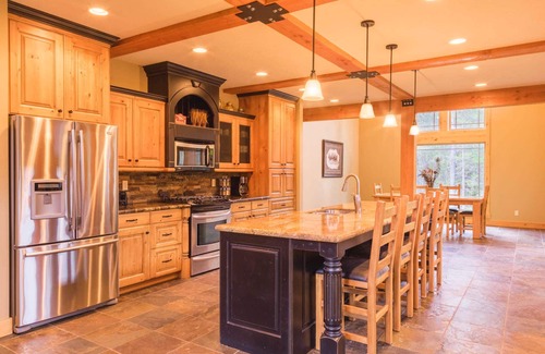 Island Park House | SPACIOUS RETREAT NEAR YELLOWSTONE. FISHING, BOATING, HIKING, ATV & SNOWMOBILING