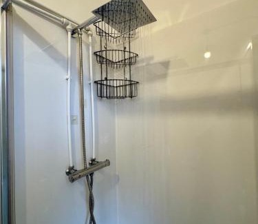Birmingham House | Spacious Rooms Edgbaston Central WiFi Parking
