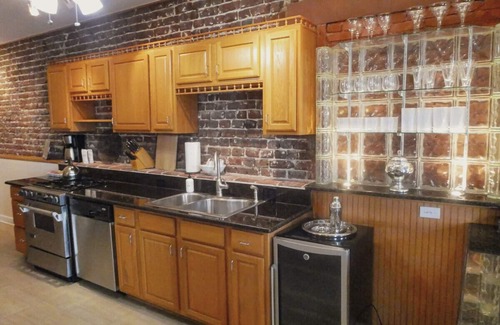 Historic District - North House | Spacious rooms overlooking famous Savannah streets