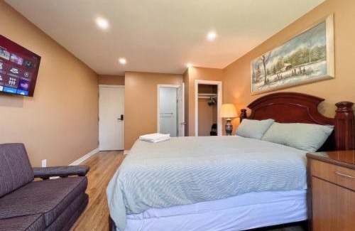 Concord House | Spacious Rooms with Bath Near Wonderland & Vaughan Mills Mall