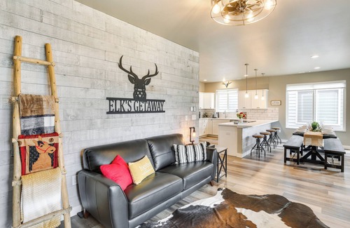 Spearfish House | Spacious, Rustic Spearfish Home: Walk to Downtown!