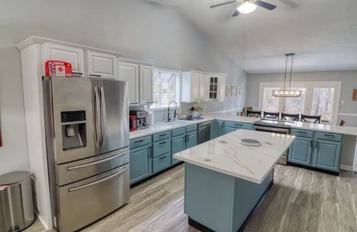 Basye House | Spacious & Secluded Mountain Retreat by Bryce Resort: Ski, Mtn Bike, Game room