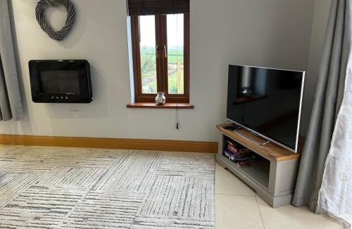 Cowbridge Apartment | Spacious Self Contained 1 Bedroom Flat Colwinston