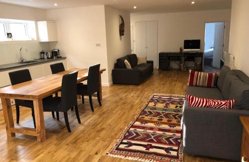 New Cross Apartment | Spacious self-contained flat - 33AS1