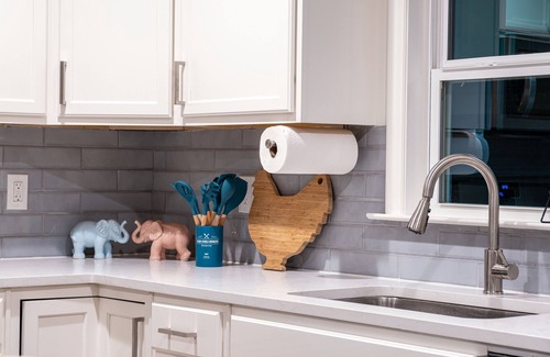 Plano House | Spacious Serenity: Your Convenient Retreat & Roomy Heaven