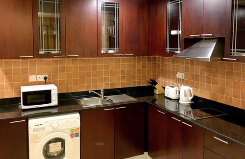 Dubai Bed & Breakfast | Spacious serviced Studio Al Muhaisnah 5' to airport