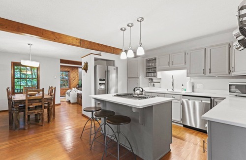 Banner Elk Ski Chalet | Spacious Ski Chalet: Winter Wonderland w/Hot Tub & Sauna Close to Beech & Sugar