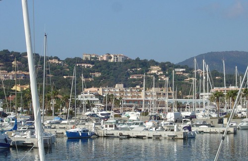 Cavaliere Apartment | Spacious studio flat for 4 people, near shops & beach in quiet residential area