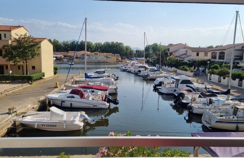 Saint-Cyprien Plage Apartment | Spacious Studio Cabin, summer swimming pool, secure, assigned parking