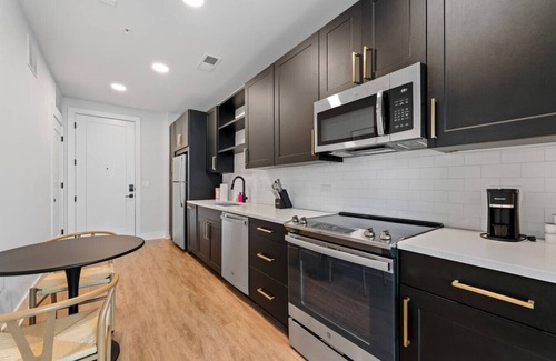 Tampa Apartment | Spacious Studio in Midtown/Free Pool and Parking