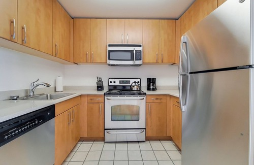 Downtown Jersey City Apartment | Spacious Studio in Jersey City with Amenities
