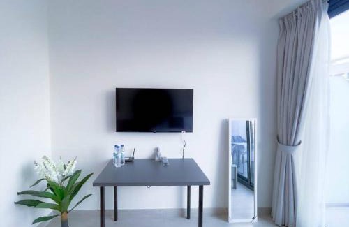 Nad Al Sheba Apartment | Spacious studio near Downtown
