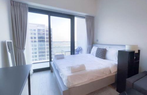 Nad Al Sheba Apartment | Spacious studio near Downtown