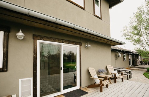 Bozeman House | Spacious studio! Quiet, clean & comfortable. Excellent location!