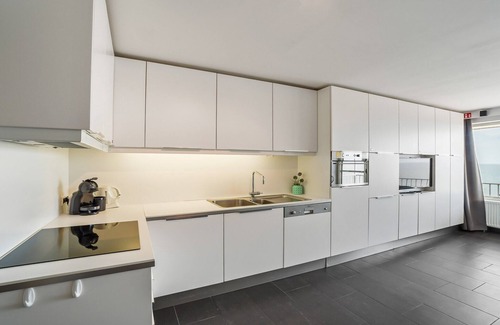Blankenberge Apartment | Spacious studio with sea view