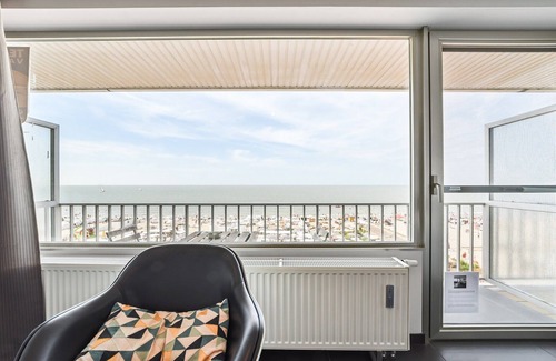 Blankenberge Apartment | Spacious studio with sea view
