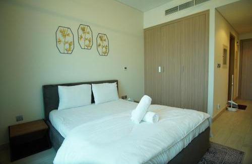 Jadaf Apartment | Spacious Studio with full Burj Khalifa view Jaddaf