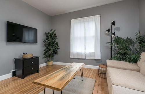 Little City House | Spacious & Stylish Stay In Bangor
