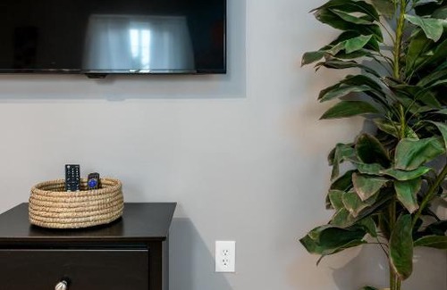 Little City House | Spacious & Stylish Stay In Bangor
