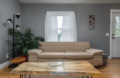 Little City House | Spacious & Stylish Stay In Bangor