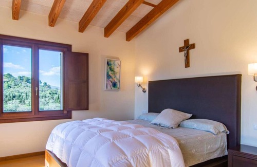 Arta Villa | Spacious stylish villa with great views.