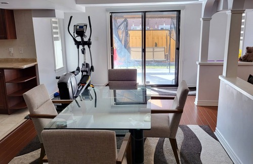 East Credit Apartment | Spacious Suite