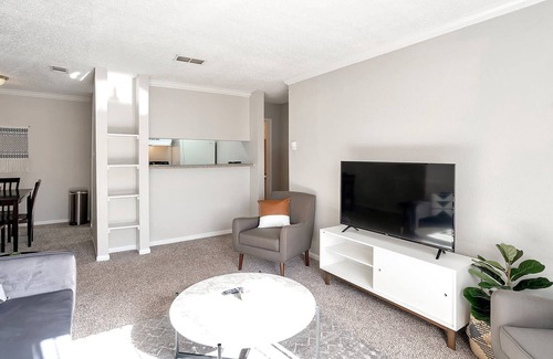 Midland Condo | Spacious Suite next to Midland Airpark