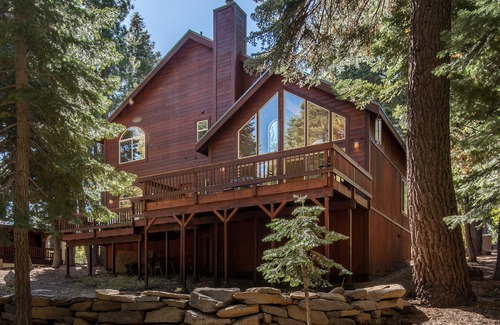 Truckee House | Spacious & Sunny Tahoe Donner Home - Enjoy Access to 5-Star Amenities
