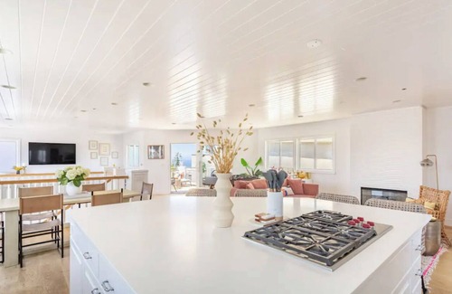 Tree Section House | Spacious, sunny 3BDR house Manhattan Beach SAVING 4 DISPLACED FAMILIES LA FIRE!