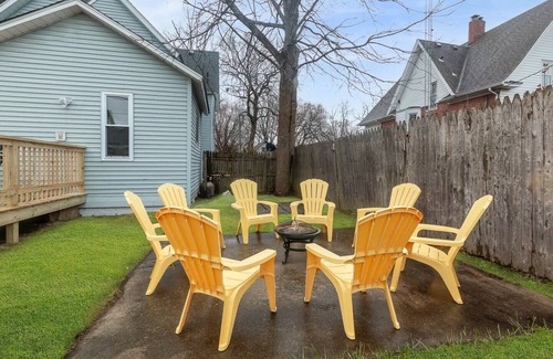 Michigan City House | Spacious Superior: The perfect relaxation getaway!