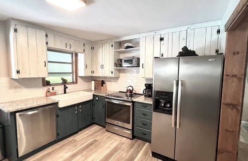Mount Dora House | Spacious "The Lodge" 3 bed 2 bath w/Pool and plenty of Boat or RV parking!