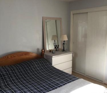 Tremorfa House | Spacious Tidy Room