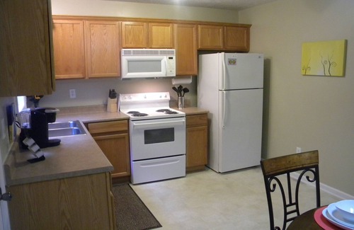 Westover House | Spacious Townhouse in the ❤ of Fayetteville