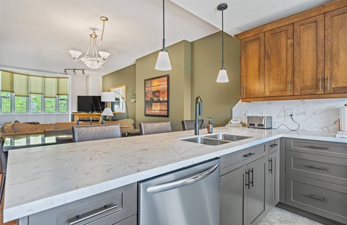 Silver Star Mountain House | Spacious Townhouse w/views - Great for bigger groups!